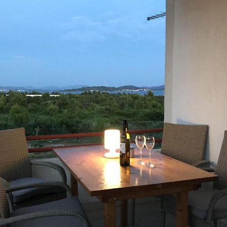 Tribunj Sunrise Apartment Bagian luar foto
