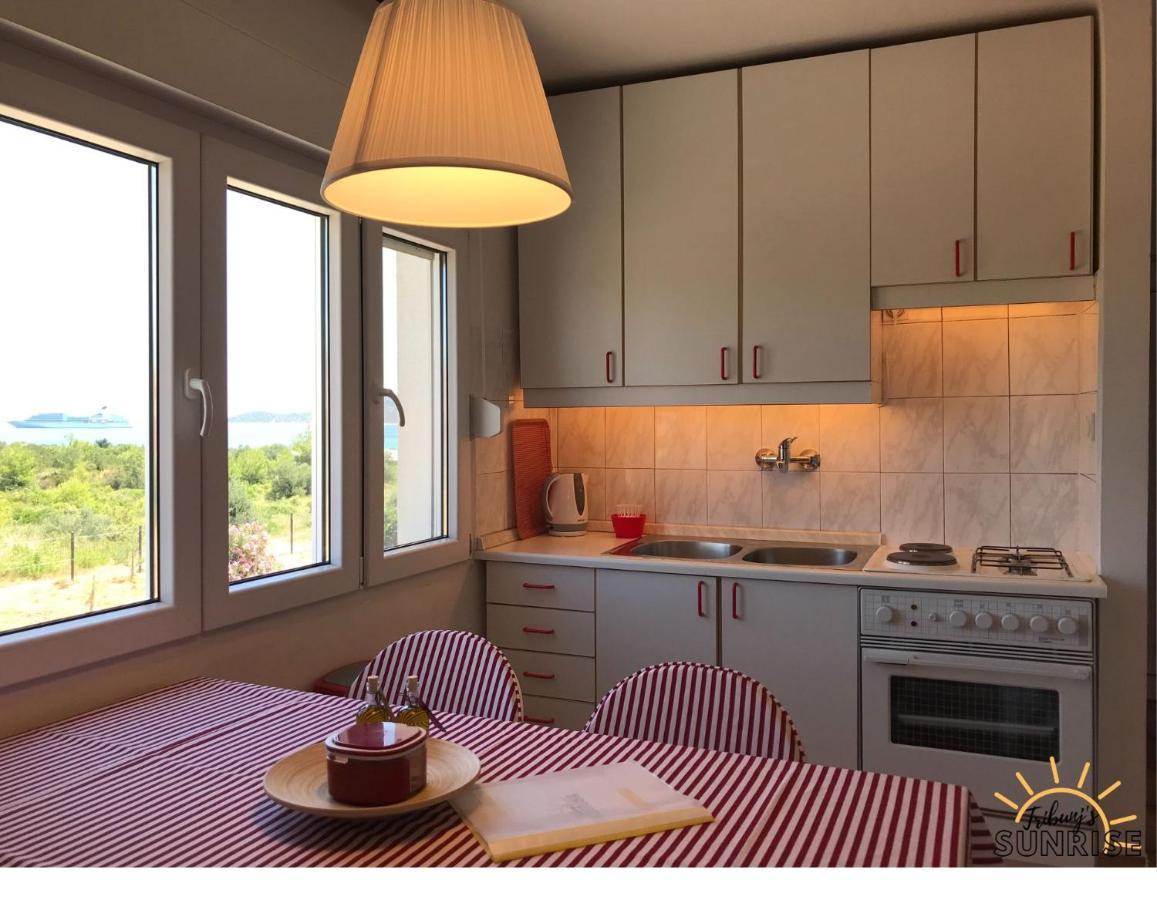 Tribunj Sunrise Apartment Bagian luar foto